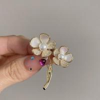 Cubic Zirconia Brooch, Brass, with Shell & Plastic Pearl, Flower, gold color plated, fashion jewelry & micro pave cubic zirconia & for woman 