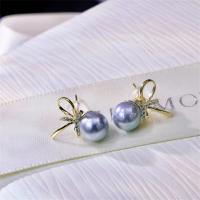 Boucles d'oreilles d'eau douce de Perle , perles Akoya cultivées, avec laiton, Placage de couleur d'or, bijoux de mode & pour femme & avec strass, 7-8mm, Vendu par paire