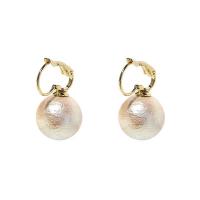 Plastic Pearl Zinc Alloy Earring, with Zinc Alloy, Round, gold color plated & for woman 