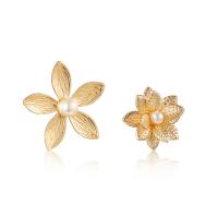 Asymmetric Earrings, Zinc Alloy, with Plastic Pearl, Flower, gold color plated, fashion jewelry & for woman 