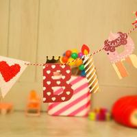 Paper Party Decorations Kit, Pull Flag & hat & crown 