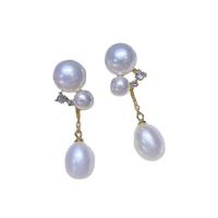 Boucles d'oreilles d'eau douce de Perle , perle d'eau douce cultivée, avec laiton, Placage de couleur d'or, bijoux de mode & pour femme & avec strass, blanc, 4-8mm, Vendu par paire