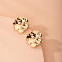 Plastic Pearl Zinc Alloy Earring, with Plastic Pearl, Flower, fashion jewelry & for woman, golden, 18mm 
