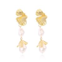 Plastic Pearl Zinc Alloy Earring, with Plastic Pearl, handmade, fashion jewelry & for woman, golden 