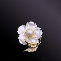 Freshwater Pearl Brooch, Brass, with Shell & Freshwater Pearl, Flower, Vacuum Ion Plating, micro pave cubic zirconia, golden 