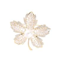Freshwater Pearl Brooch, Brass, with Freshwater Pearl, Leaf, Vacuum Ion Plating, micro pave cubic zirconia, golden 