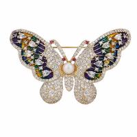 Freshwater Pearl Brooch, Brass, with Freshwater Pearl, Butterfly, Vacuum Ion Plating, fashion jewelry & micro pave cubic zirconia, golden 