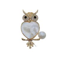 Freshwater Pearl Brooch, Brass, with Shell & Freshwater Pearl, Owl, Vacuum Ion Plating, fashion jewelry & micro pave cubic zirconia, golden 