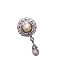 Freshwater Pearl Brooch, Brass, with Freshwater Pearl, Vacuum Ion Plating, fashion jewelry & micro pave cubic zirconia & for woman, silver color 