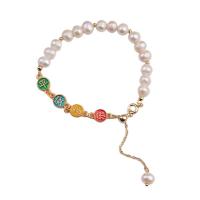 Bracelets de perles, laiton, avec perle d'eau douce cultivée, avec 5cm chaînes de rallonge, Placage, bijoux de mode, blanc .5 cm, Vendu par PC[