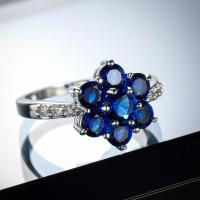 Кубическое цирконовое латунное кольцо, Латунь, с кубический цирконий, Форма цветка, покрытый платиной, ювелирные изделия моды & разный размер для выбора & Женский & граненый, королевский голубой, продается PC