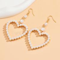 Plastic Pearl Zinc Alloy Earring, with Plastic Pearl, Heart, gold color plated, fashion jewelry & for woman [