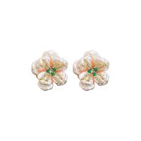 Zinc Alloy Rhinestone Stud Earring, with Crystal & Plastic Pearl, Flower, fashion jewelry & for woman & with rhinestone, white [