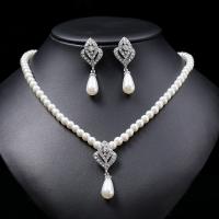 Rhinestone Zinc Alloy Jewelry Set, Stud Earring & necklace, with Plastic Pearl, 2 pieces & fashion jewelry & for woman & with rhinestone, white 45mm Approx 16.54 Inch 