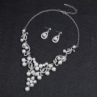 Rhinestone en alliage de zinc bijoux , Boucle d’oreille stud & collier, avec perle de plastique, avec 1.97inch chaînes de rallonge, Placage de couleur platine, 2 pièces & bijoux de mode & pour femme & avec strass Environ 16.54 pouce, Vendu par fixé
