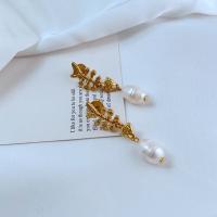 Freshwater Pearl Brass Earring, with Freshwater Pearl, gold color plated, fashion jewelry & for woman [