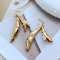 Freshwater Pearl Brass Earring, with Freshwater Pearl, gold color plated, fashion jewelry & for woman, 73mm 