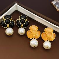 Pendiente de aleación de cinc con perlas plásticas, aleación de zinc, con Perlas plásticas & Acrílico, Joyería & para mujer, más colores para la opción, 56x21mm, Vendido por Par[
