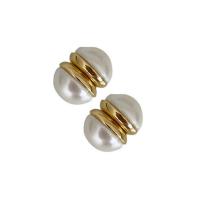 Boucle d'oreille de Clip en alliage de zinc, avec Aimant & perle de plastique, Placage de couleur d'or, bijoux de mode & style différent d'emballage pour le choix & pour femme, deux couleurs différentes, 10mm, Vendu par PC
