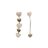 Fashion Fringe Boucles d'oreilles, Alliage de cuivre, avec perle de plastique, coeur, Plaqué d'or, bijoux de mode & pavé de micro zircon & pour femme Vendu par paire