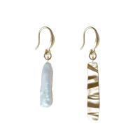Boucles d'oreilles asymétriques, laiton, avec perle d'eau douce cultivée, Plaqué d'or 14K, bijoux de mode & pour femme, deux couleurs différentes, 45mm, Vendu par paire
