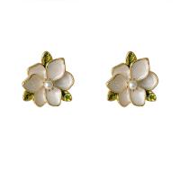 Brass Earring Clip, with Plastic Pearl, Flower, gold color plated, fashion jewelry & for woman & enamel, white 