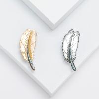 Shell Brooch, with Zinc Alloy, Feather, silver color plated, fashion jewelry & Unisex 