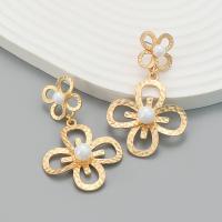 Resin Zinc Alloy Earring, with Resin, Flower, fashion jewelry & for woman, gold 