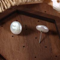 Boucle d'oreille de perles d'eau douce , perle d'eau douce cultivée, Plat rond, bijoux de mode & pour femme, blanc, 11-12mm, Vendu par paire