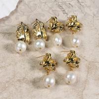 Freshwater Pearl Brass Earring, with Brass, gold color plated, fashion jewelry & for woman 35mm 