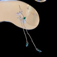 Boucle d'oreille de Clip en alliage de zinc, avec plastique & laiton, Placage de couleur argentée, bijoux de mode & pour femme & avec strass Vendu par PC