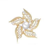 Broche Perle en plastique, alliage de zinc, avec perle de plastique, fleur, Placage de couleur d'or, Vintage & bijoux de mode & pour femme, blanc Vendu par PC