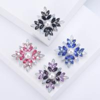 Zinc Alloy Jewelry Brooch, with Plastic Pearl, Rhombus, silver color plated, fashion jewelry & for woman & with rhinestone 