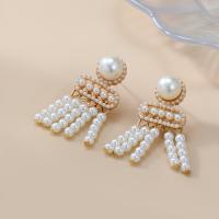 Plastic Pearl Zinc Alloy Earring, with Plastic Pearl, fashion jewelry & for woman, golden [