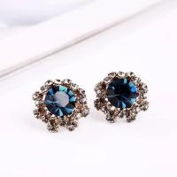 Zinc Alloy Rhinestone Stud Earring, with Crystal, plated, fashion jewelry & for woman & with rhinestone, Random Color, 15mm [