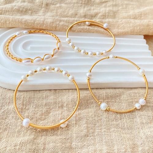 Cultured Freshwater Pearl Brass Bracelet, with Freshwater Pearl, fashion jewelry & for woman, golden 