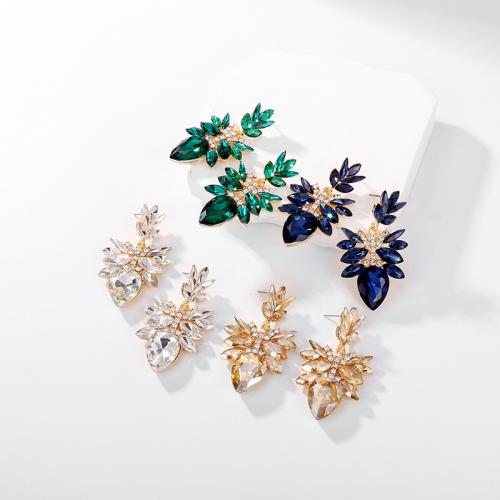 Zinc Alloy Rhinestone Drop Earring, with Glass Rhinestone, Flower, plated, fashion jewelry & for woman & with rhinestone 