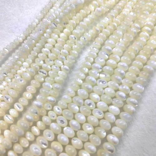 Weiße Lippenschale Perlen, flache Runde, DIY & verschiedene Größen vorhanden, weiß, Länge:ca. 38 cm, verkauft von Strang