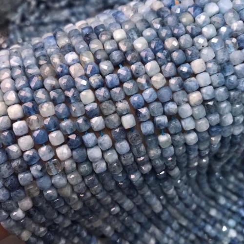Aquamarin Perlen, Quadrat, poliert, DIY & facettierte, seeblau, Length about 4-4.5mm, Länge:ca. 38 cm, verkauft von Strang