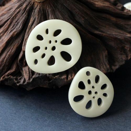 Carved Wood Pendants, Bodhi, Lotus Root, DIY, white, length is about 2.5-2.9CM 