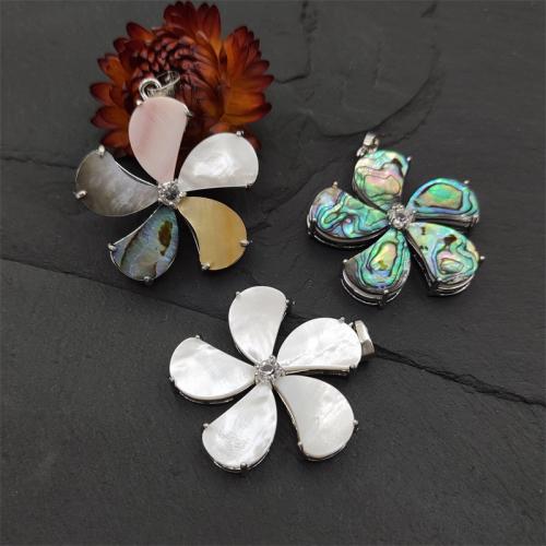 Brass Shell Pendants, with Brass, Flower, silver color plated, random style & DIY & with rhinestone, mixed colors 