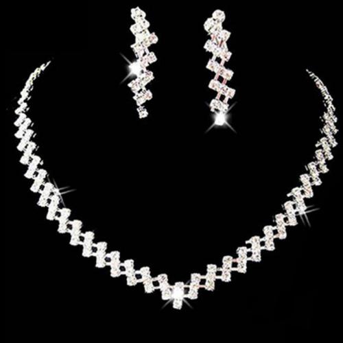 Rhinestone Zinc Alloy Jewelry Set, Stud Earring & necklace, with Rhinestone, 2 pieces & fashion jewelry & for woman & with rhinestone, 35mm Approx 53 cm 