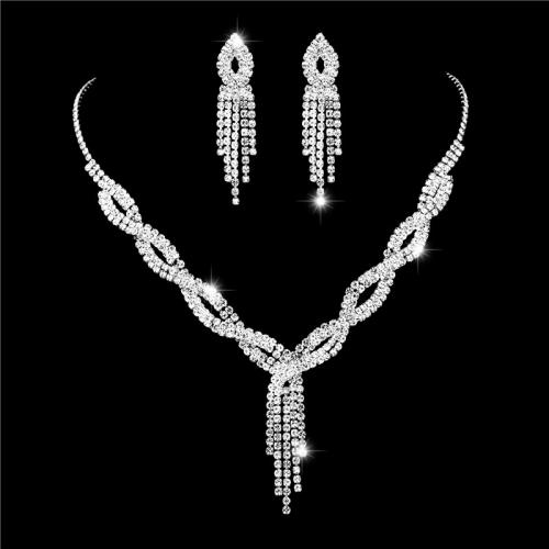 Rhinestone Zinc Alloy Jewelry Set, earring & necklace, 2 pieces & fashion jewelry & for woman & with rhinestone, silver color, Earrings 6.0cm*1.3cm Approx 45-50 cm 