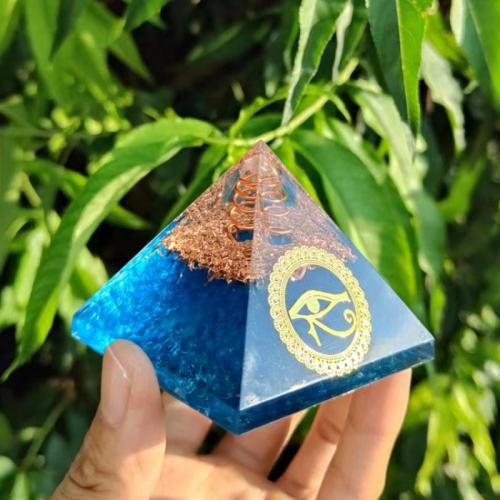 Resina sintética Decoración Pirámide, con Piedras preciosas, engomada de gota, 65x65x50mm, Vendido por UD
