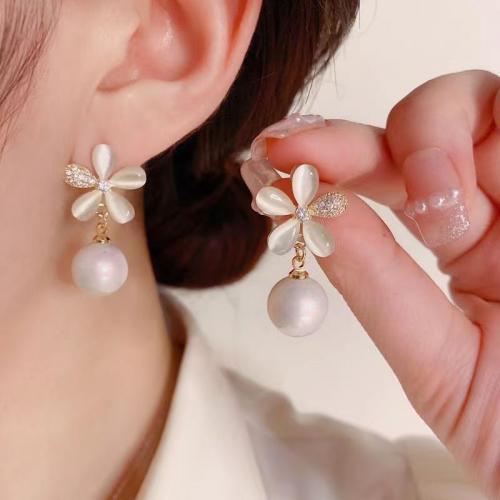 Plastic Pearl Zinc Alloy Earring, with ABS Plastic Pearl & Cats Eye, Flower, plated, fashion jewelry & with rhinestone, gold 
