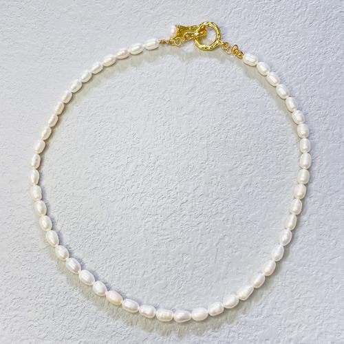 Collier de chaîne en laiton de perles d'eau douce, perle d'eau douce cultivée, avec laiton, Plaqué or 18K, bijoux de mode & pour femme, blanc Environ 43 cm, Vendu par PC[