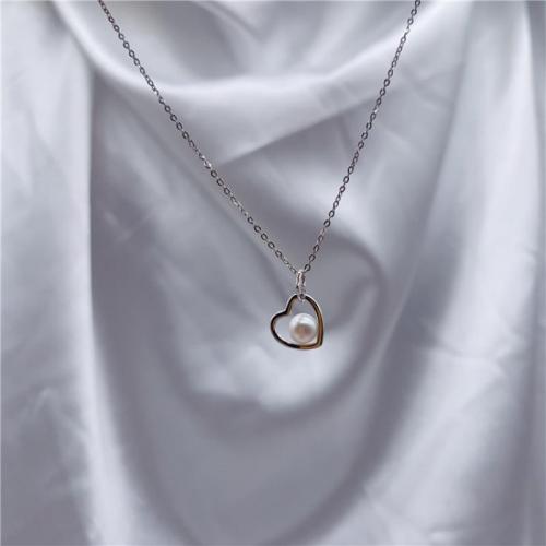 Collier de chaîne en laiton de perles d'eau douce, perle d'eau douce cultivée, avec laiton, coeur, bijoux de mode & pour femme, blanc, Pearl 4-5 mm Environ 45 cm, Vendu par PC
