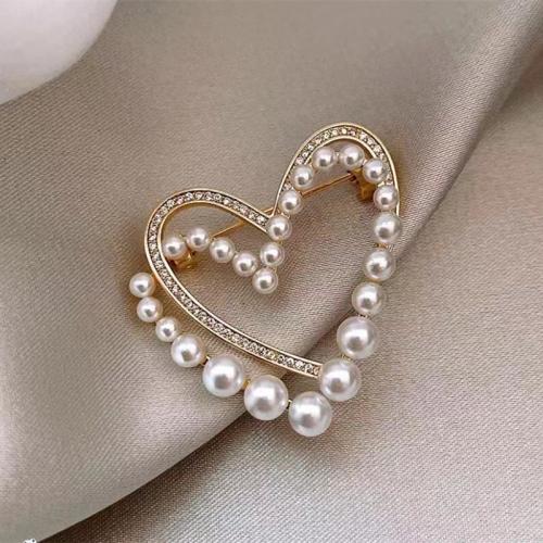 Kunststoff-Perlen-Brosche, Zinklegierung, mit Kunststoff Perlen, Herz, für Frau & hohl, goldfarben, 39x37mm, verkauft von PC