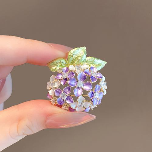 Rhinestone Zinc Alloy Brooch, Flower, plated, fashion jewelry & with rhinestone, purple, 30mm 