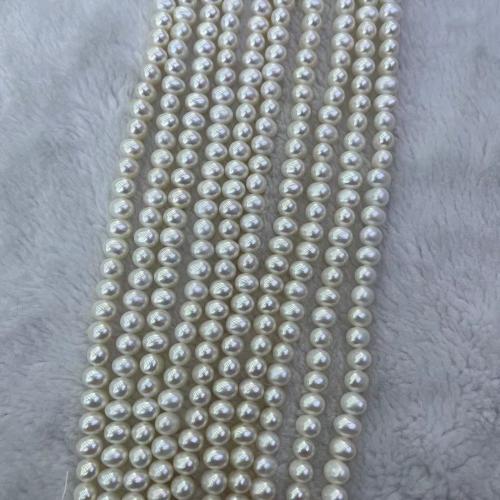 Naturel d'eau douce perles, perle d'eau douce cultivée, Légèrement rond, bijoux de mode & DIY, blanc, Length about 6-7mm, Environ Vendu par brin
